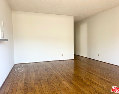 11743 Darlington Avenue - Photo Thumbnail 3