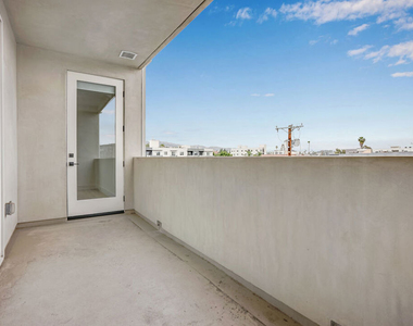 5657 Virginia Avenue - Photo Thumbnail 9