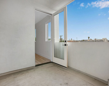 5657 Virginia Avenue - Photo Thumbnail 12