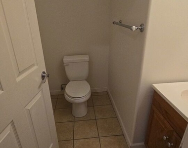 17144 Chatsworth Street - Photo Thumbnail 8