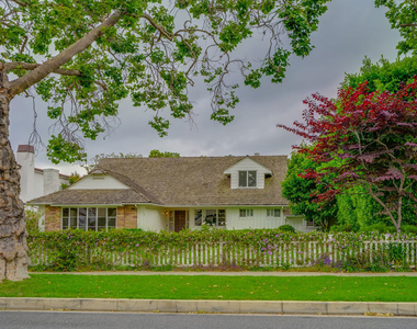 713 Walden Drive - Photo Thumbnail 7