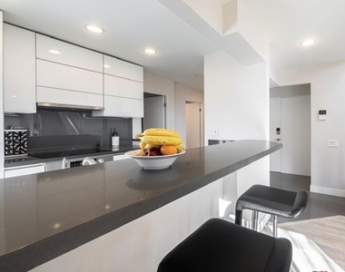 833 Ocean Avenue - Photo Thumbnail 7