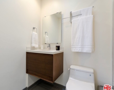 833 Ocean Avenue - Photo Thumbnail 19