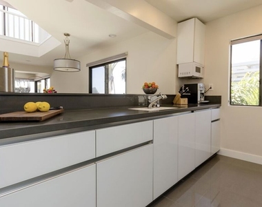 833 Ocean Avenue - Photo Thumbnail 9