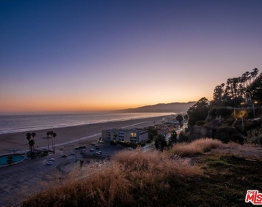 833 Ocean Avenue - Photo Thumbnail 33