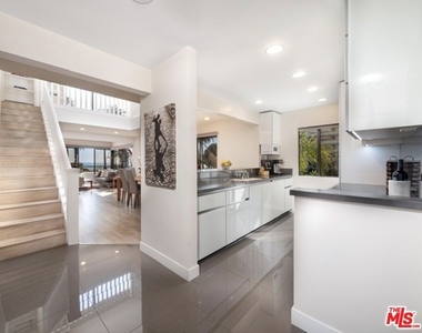 833 Ocean Avenue - Photo Thumbnail 8