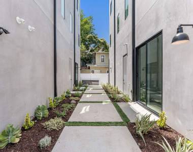 1834 N Echo Park Avenue - Photo Thumbnail 21