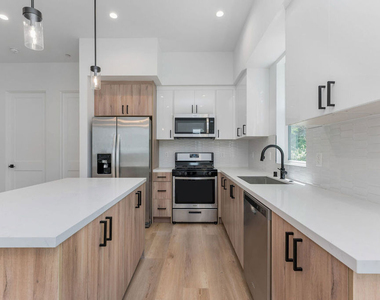 1834 N Echo Park Avenue - Photo Thumbnail 4