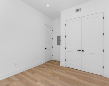 1834 N Echo Park Avenue - Photo Thumbnail 9