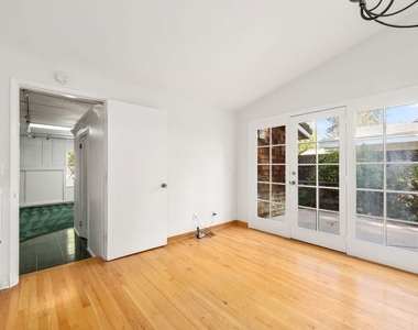 5824 Laramie Avenue - Photo Thumbnail 5