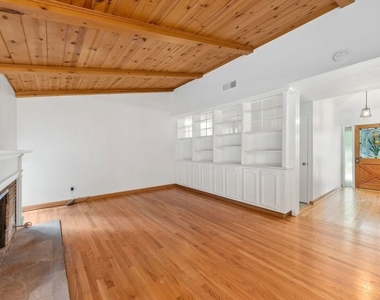 5824 Laramie Avenue - Photo Thumbnail 15