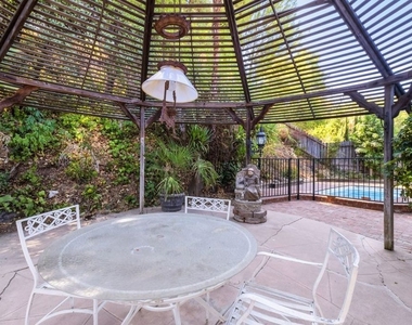 5824 Laramie Avenue - Photo Thumbnail 29