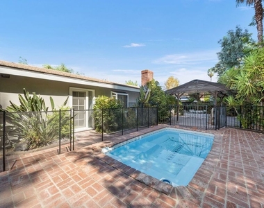 5824 Laramie Avenue - Photo Thumbnail 35