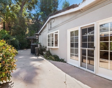 5824 Laramie Avenue - Photo Thumbnail 26