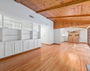 5824 Laramie Avenue - Photo Thumbnail 13