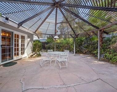 5824 Laramie Avenue - Photo Thumbnail 32