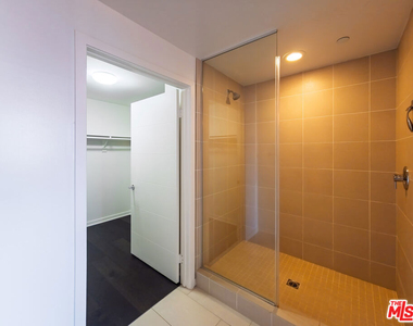 2926 Rowena Avenue - Photo Thumbnail 29