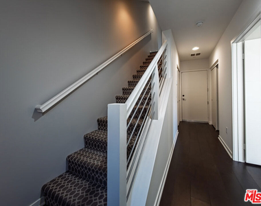 2926 Rowena Avenue - Photo Thumbnail 2