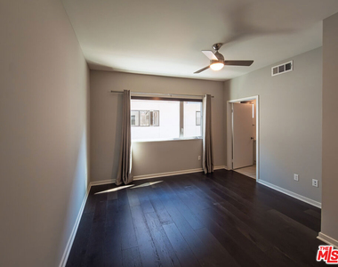 2926 Rowena Avenue - Photo Thumbnail 18
