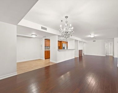 10660 Wilshire Boulevard - Photo Thumbnail 13