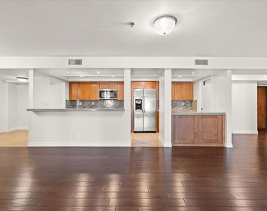10660 Wilshire Boulevard - Photo Thumbnail 3