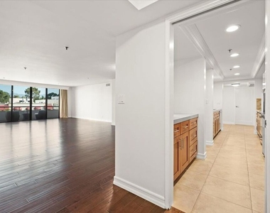 10660 Wilshire Boulevard - Photo Thumbnail 4