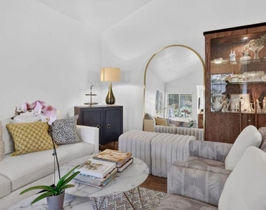 6838 Haywood Street - Photo Thumbnail 15