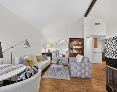 6838 Haywood Street - Photo Thumbnail 12