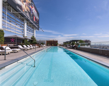 6250 Hollywood Boulevard - Photo Thumbnail 22