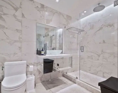 6250 Hollywood Boulevard - Photo Thumbnail 15