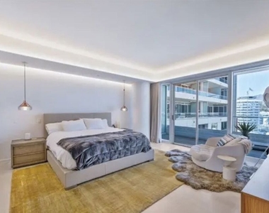 6250 Hollywood Boulevard - Photo Thumbnail 10