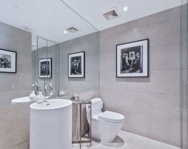 6250 Hollywood Boulevard - Photo Thumbnail 16