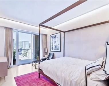 6250 Hollywood Boulevard - Photo Thumbnail 14