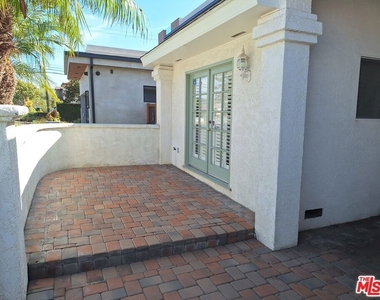 7539 Denrock Avenue - Photo Thumbnail 2