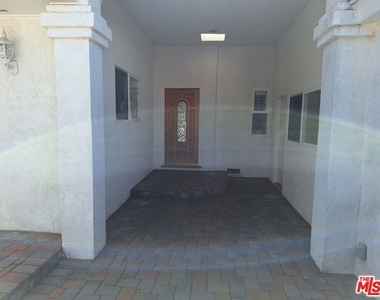 7539 Denrock Avenue - Photo Thumbnail 3