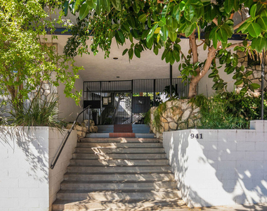 941 N San Vicente Boulevard - Photo Thumbnail 23