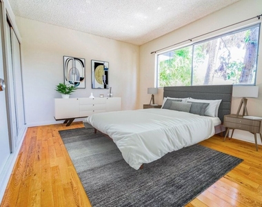 941 N San Vicente Boulevard - Photo Thumbnail 12