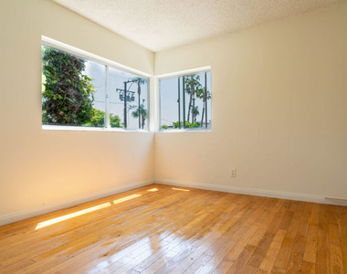 941 N San Vicente Boulevard - Photo Thumbnail 20