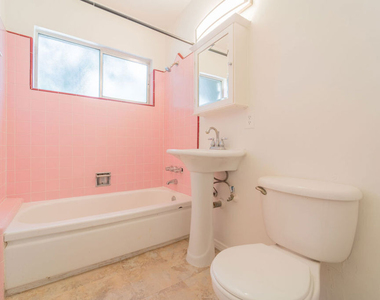 941 N San Vicente Boulevard - Photo Thumbnail 17