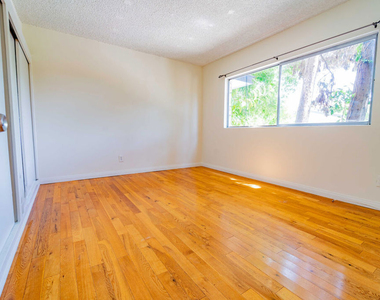 941 N San Vicente Boulevard - Photo Thumbnail 13
