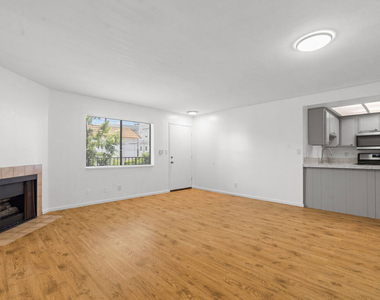 3939 Moore Street - Photo Thumbnail 2
