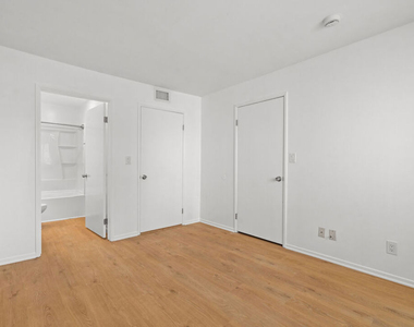 3939 Moore Street - Photo Thumbnail 8