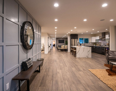 4370 Beck Avenue - Photo Thumbnail 4