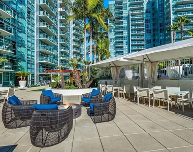 13700 Marina Pointe Drive - Photo Thumbnail 39