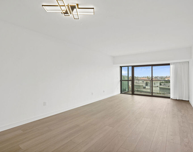 13700 Marina Pointe Drive - Photo Thumbnail 2