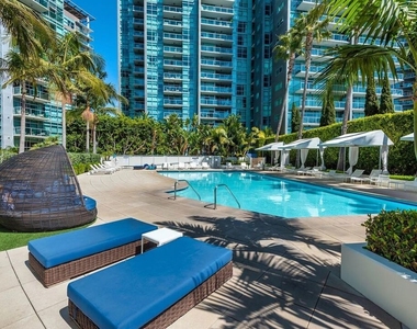 13700 Marina Pointe Drive - Photo Thumbnail 45
