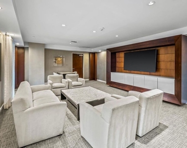 13700 Marina Pointe Drive - Photo Thumbnail 21
