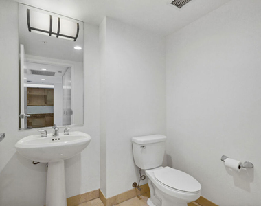 13700 Marina Pointe Drive - Photo Thumbnail 13