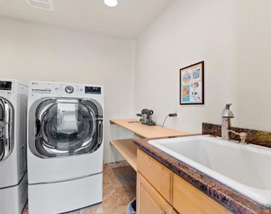 1015 W Via Rancho - Photo Thumbnail 10
