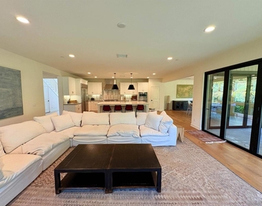 1432 Enclave Ct - Photo Thumbnail 7